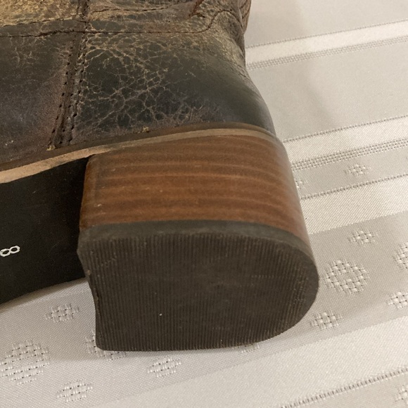 DiBa. True Distressed Looking Boot Size 8 - Picture 9 of 10